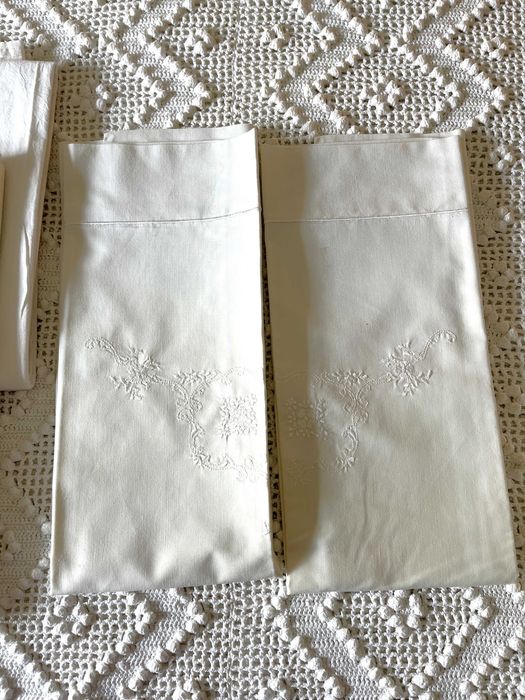 Double Bed Sheet Set with Pillowcases446673722928670722