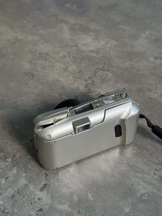 Olympus mju II zoom 80 плівковий фотоапарат