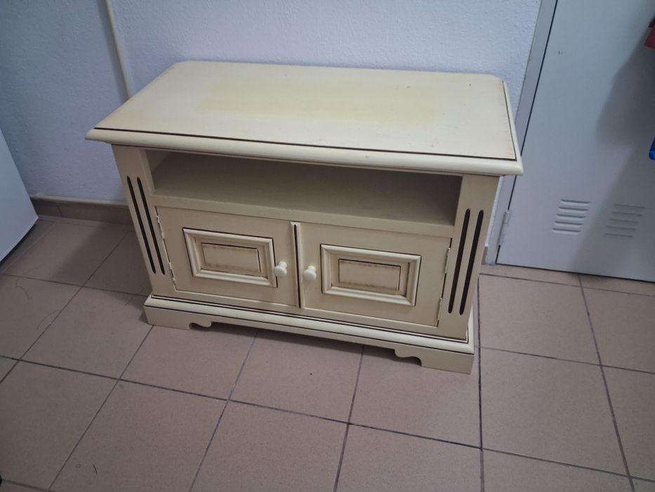 Mesa de jantar,  cadeiras + móvel TV