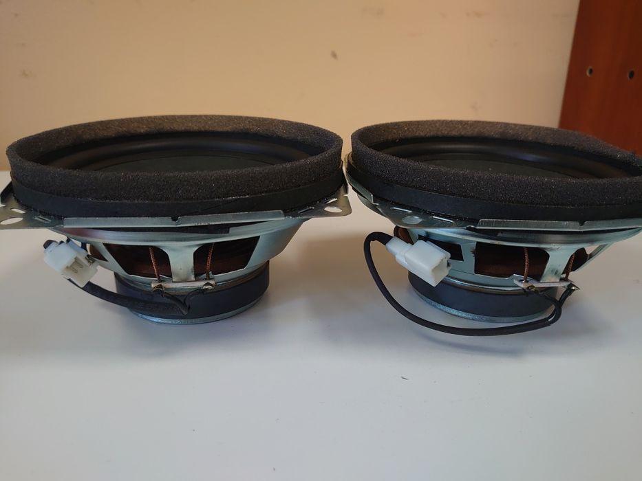 Автомобильный динамик 16см для работы от ГУ. Новые.