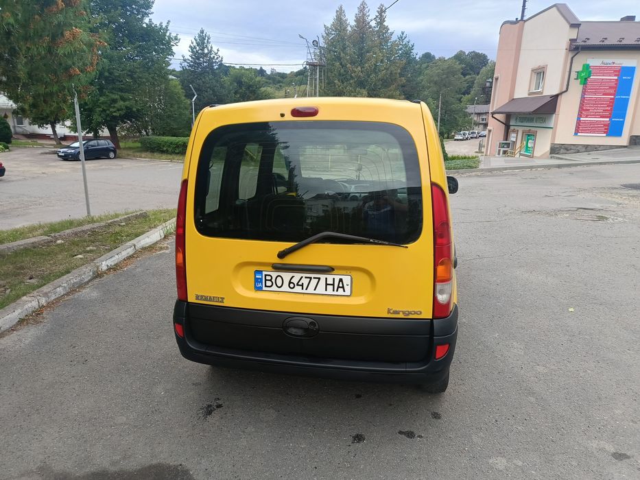 Рено Кенго мінівен пасажир