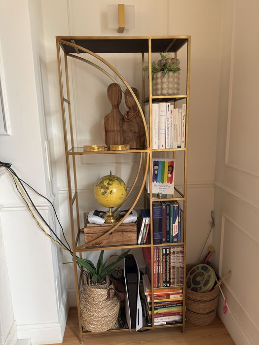 Estante vertical dourada