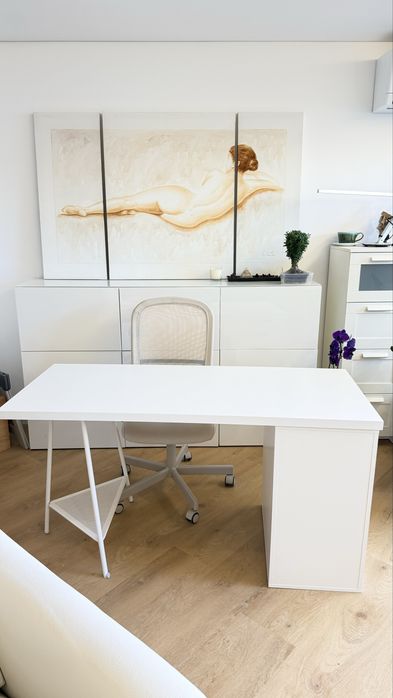 Secretária branca com gavetas  IKEA