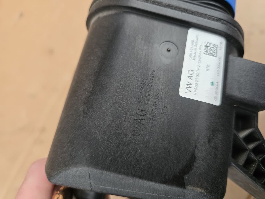 Wlew AdBlue  Ford Tourneo Connect MK3 Volkswagen Caddy