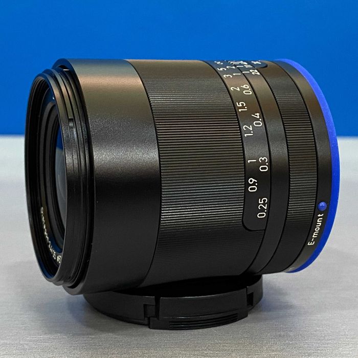 ZEISS Loxia 25mm f/2.4 Distagon T* (Sony FE)