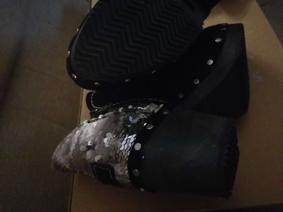 XUZ Botins Pretos com lantejoulas, novos 50€