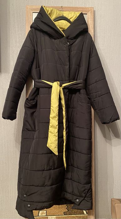 Зимовий пуховик.