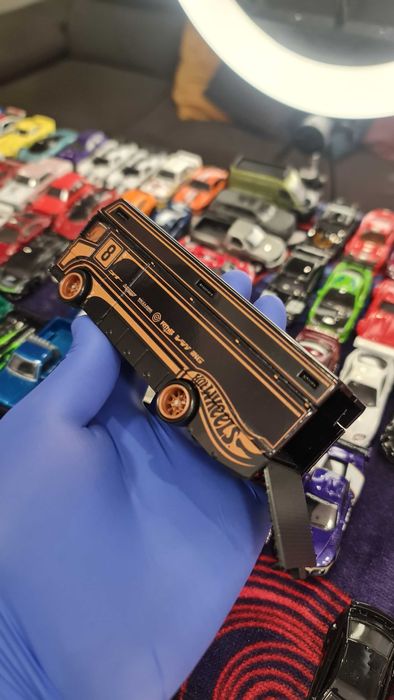 Hot WHEELS TEAM Transport - 3 + Euro Hauler (Sem diorama)