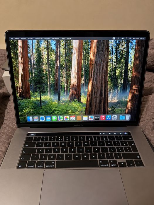 MacBook Pro 15” 2018 | Intel Core i7 | 16 GB RAM | Radeon Pro 4 GB
