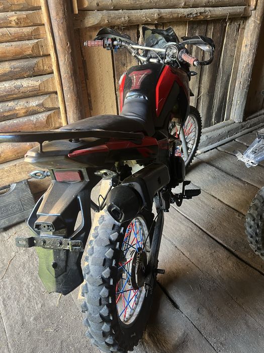 Продам мотоцикл Shineray x-trail 200