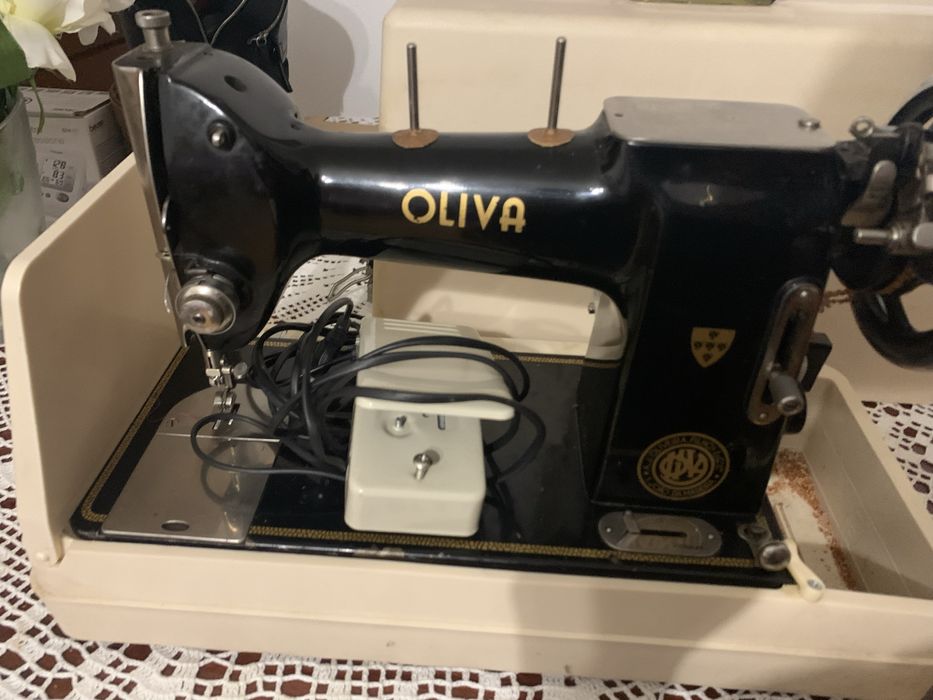 Máquina de Costura Oliva