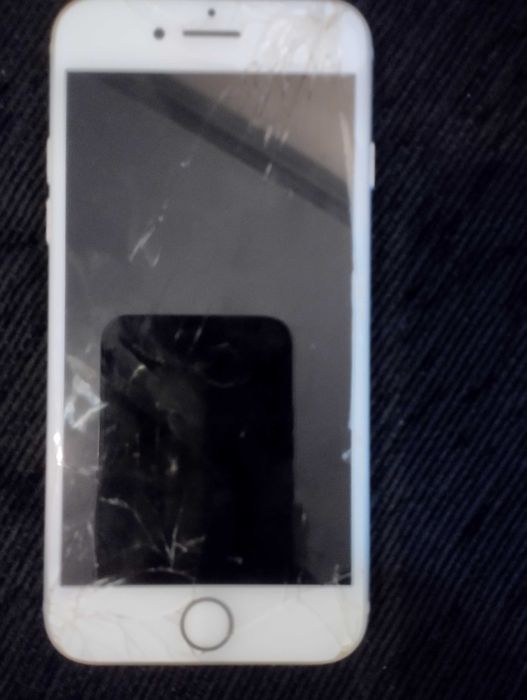Vendo iPhone 7 para peças