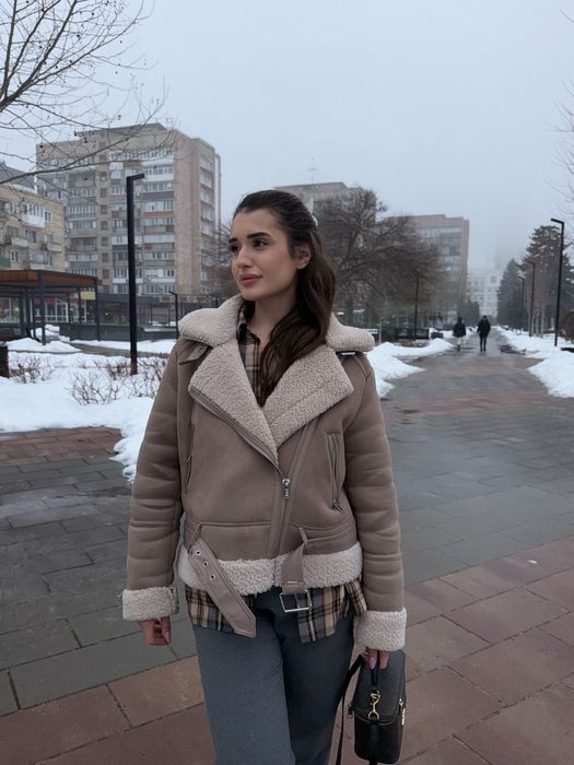 Стильна тепла дублянка Stradivarius, демісезон