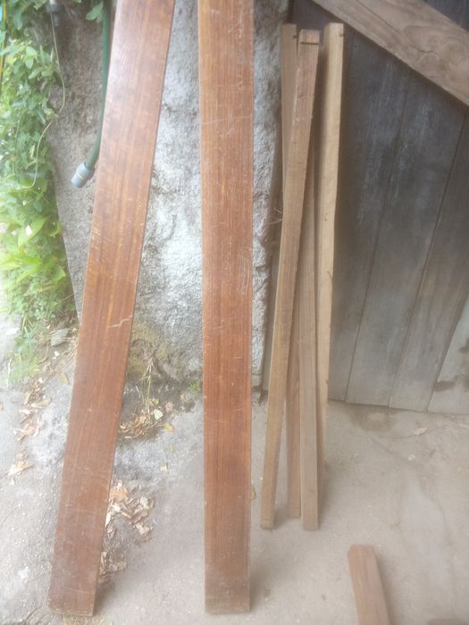 Porta em bom estado 80*1.90 mais rodapé e fechadura  tudo completa com vidro grande e um fusco em baixo