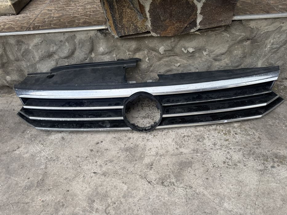 Решітка та губа на Passat B8 європа