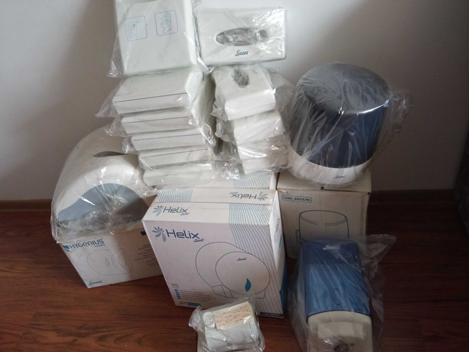 Dozownik na papier. Pojemniki do ręczników.