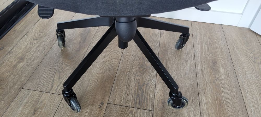 Krzesło biurowe IKEA Markus ciemnoszare