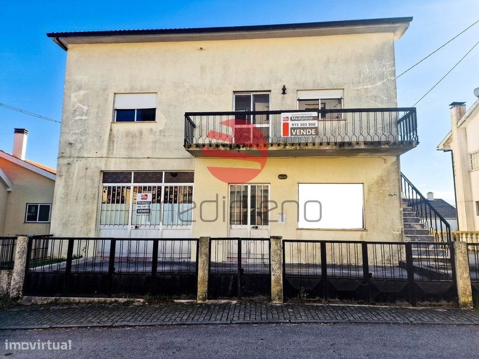 Prédio C/ 4 Frações Autónomas + Garagens — Trancoso (São Pedro E Santa Maria) E Souto Maior, Guarda