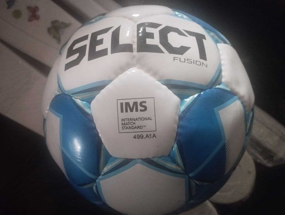 Футбольний м'яч Select