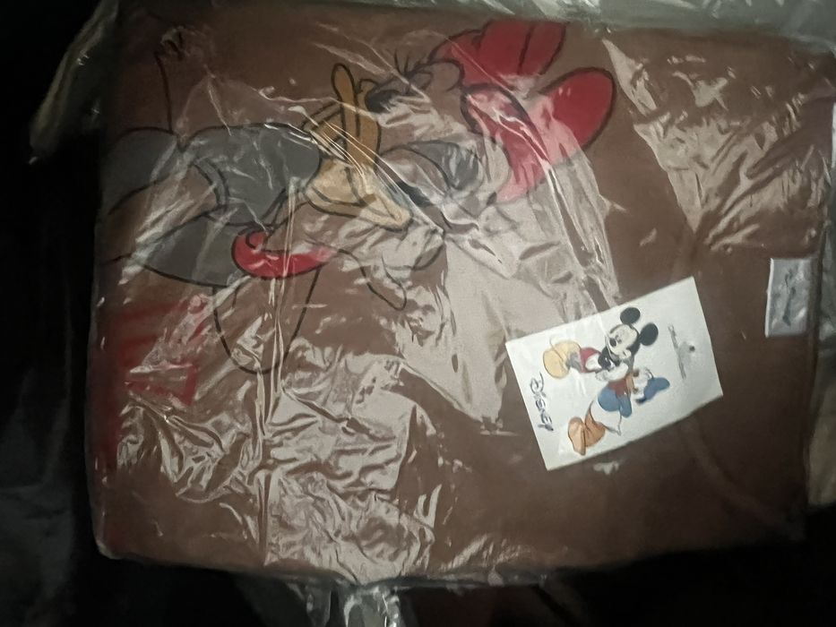 Lote de 330 camisolas disney