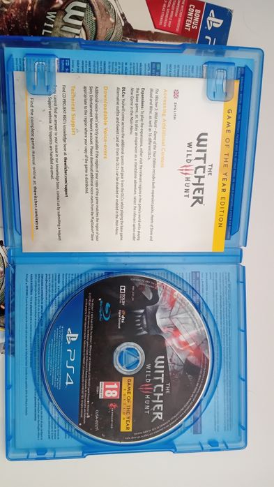 The Witcher 3 + duas expansões  ps4