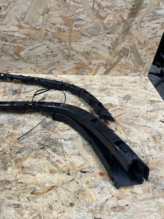 Арки пластикові Rivian