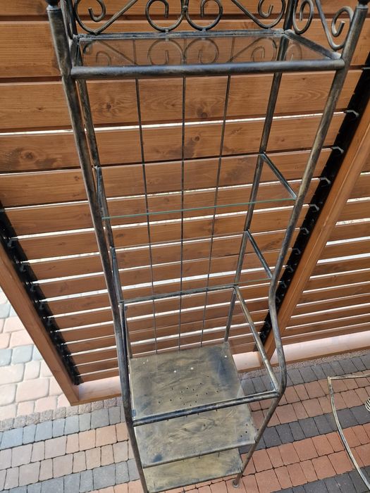 Regał metalowy IKEA RÖNNSKÄR – Styl Retro z patyną