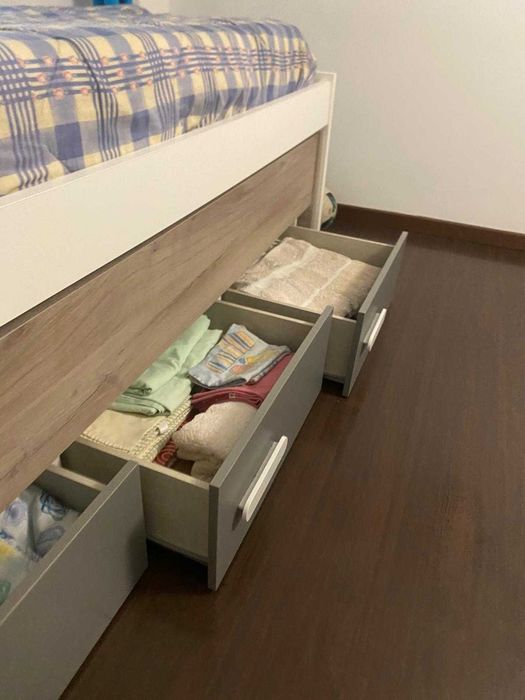 Cama de 2.00 x 0.90 m (com cama extra de gaveta)