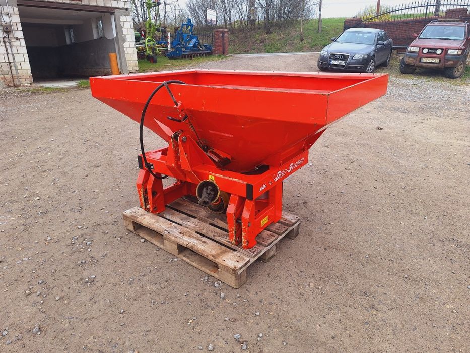 Rozsiewacz nawozu Rauch MDS 901  stan bdb hydraulika
