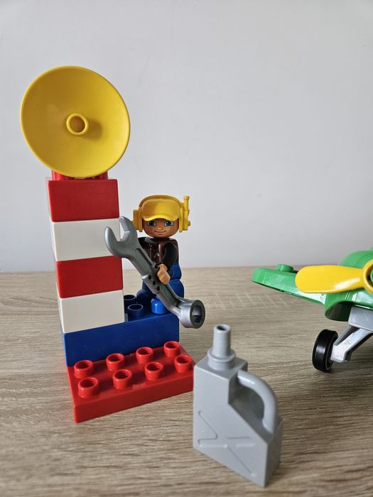 Zestaw Lego Duplo Maly samolot + pilot (12 el.)