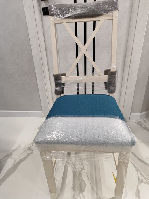 Стільці із дуба.