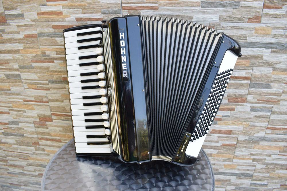 Acordeao Hohner Favorit IV P 4 Voz 96 Baixox, N . 324