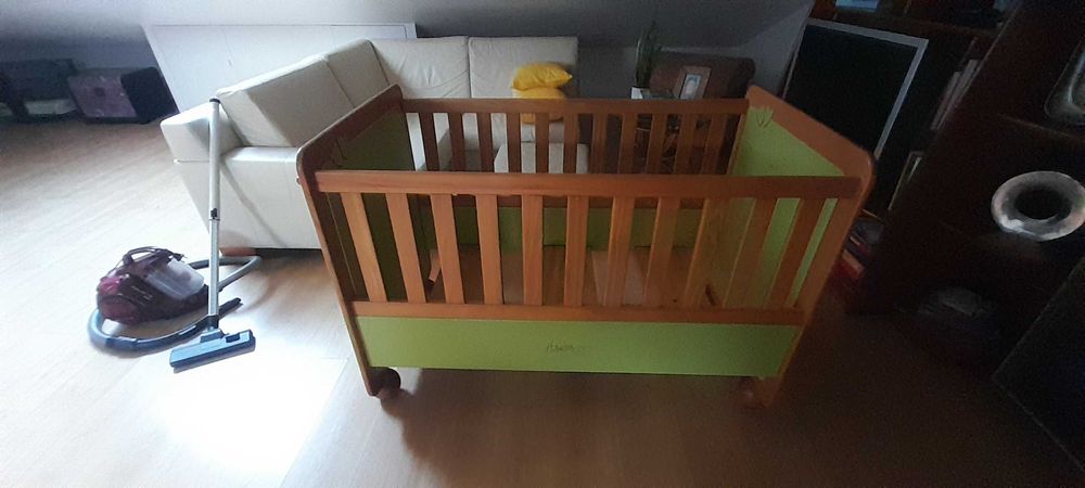 Roupeiro, comoda e cama Harpa Baby