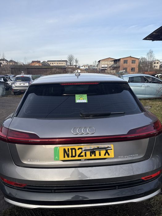 Кришка багажника ляда Audi E-Tron Q8 18- КОЛІР LZ7F