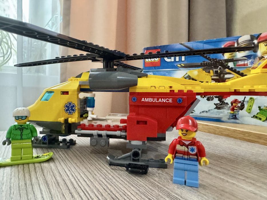 Вертоліт швидкоі допомоги лего Lego 60179
