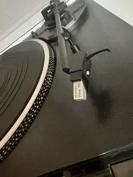 Gira-discos Technics SL-BD22 (motor avariado e sem agulha)