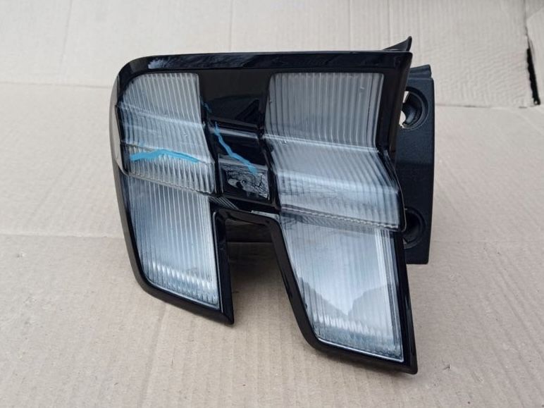 Farolim exterior esquerdo - Ford Mustang Mach-e