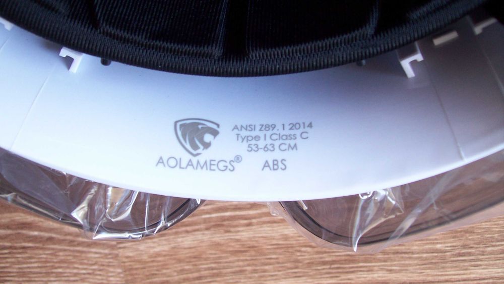 Kask ochronny z akcesoriami