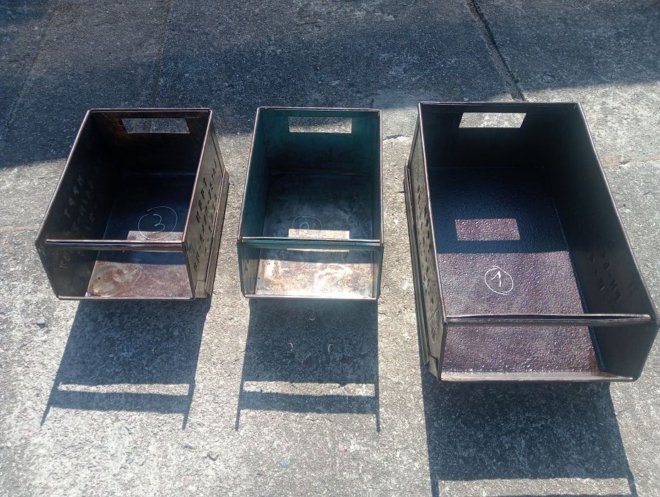 Kuwety metalowe starej produkcji z epoki PRL