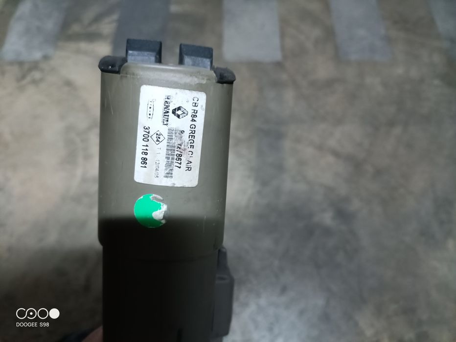 Cortina / tampa / chapeleira Renault