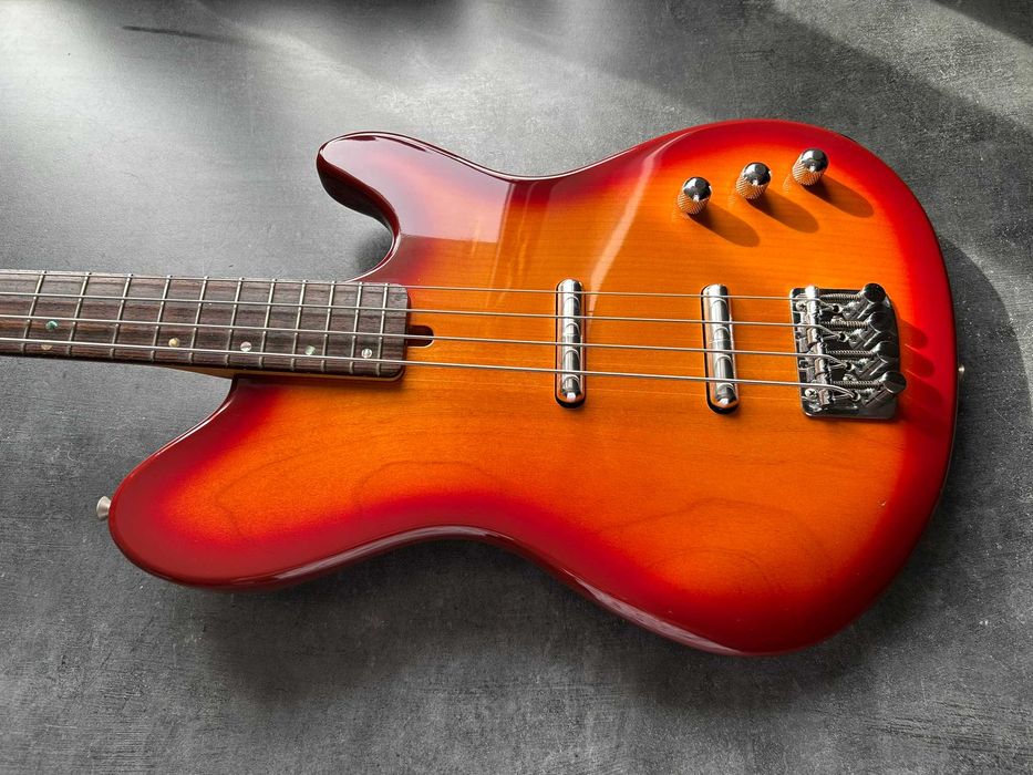 Starfield/Ibanez CB200 Made in Japan lipstick gitara basowa bass