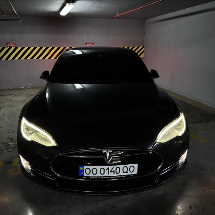 Tesla Model S 85