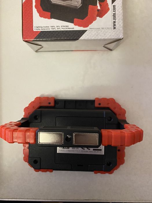 Ліхтар Yato новий