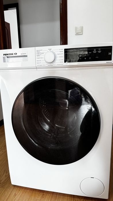 Vendo maquina lava e seca nova com pouco tempo de uso