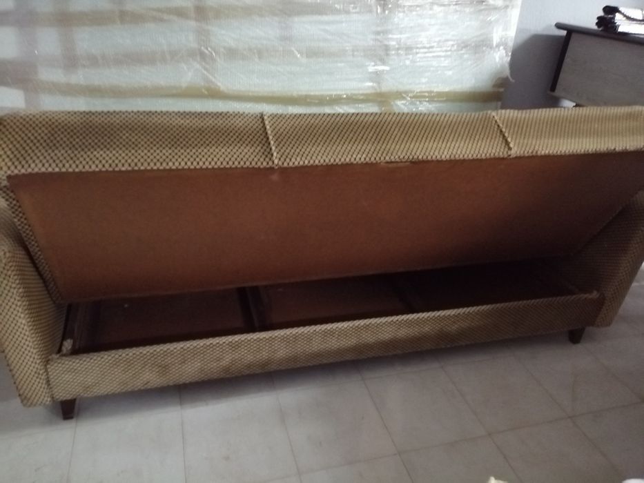 Sofá cama tipo francesa com arrumação
