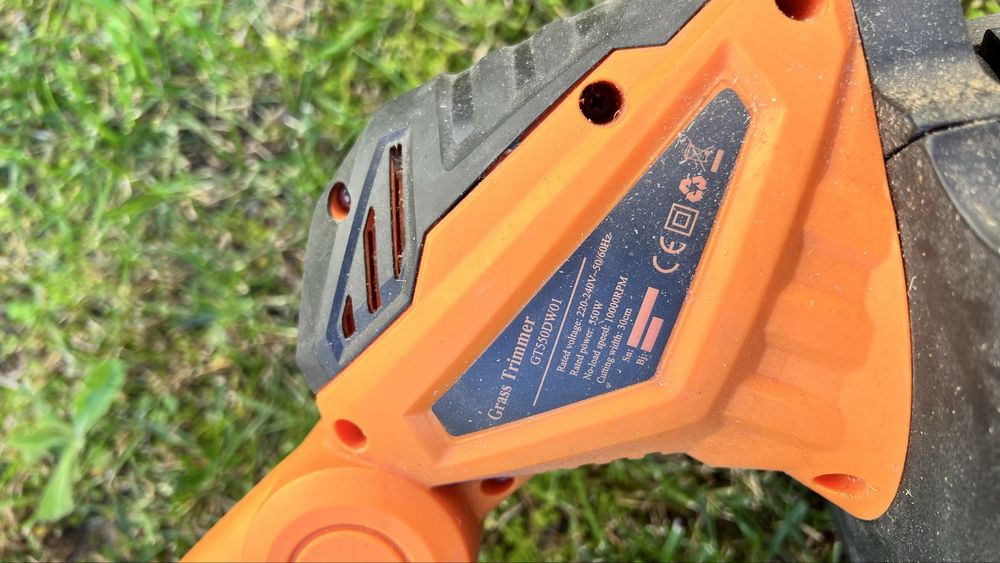 Aparador de relva 550w