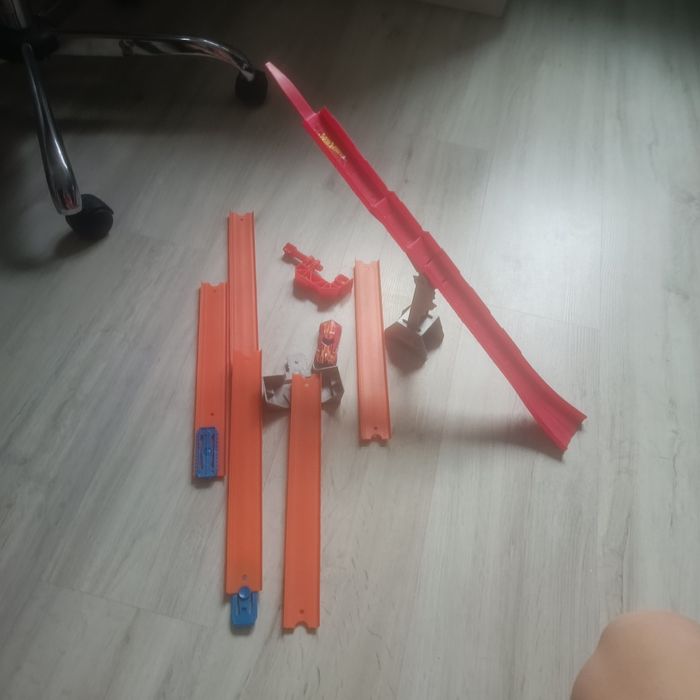 Трек хот вілс + машинка