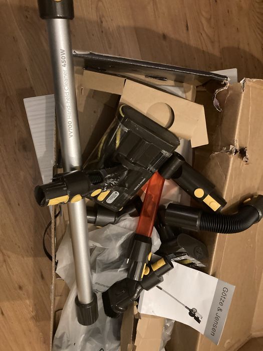 Odkurzacz bezprzewodowy GÖTZE & JENSEN VV700 z akcesoriami