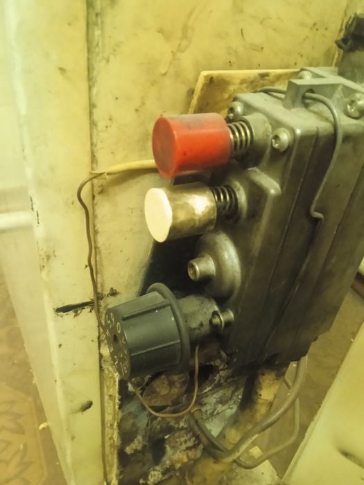 Газовый котел АОГВ-7.5 С (правый) на запчасти / под ремонт