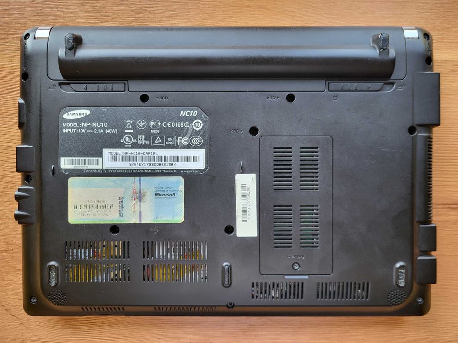 Laptop (notebook/netbook) Samsung NC10 (10.2'', SSD, bateria 83%)